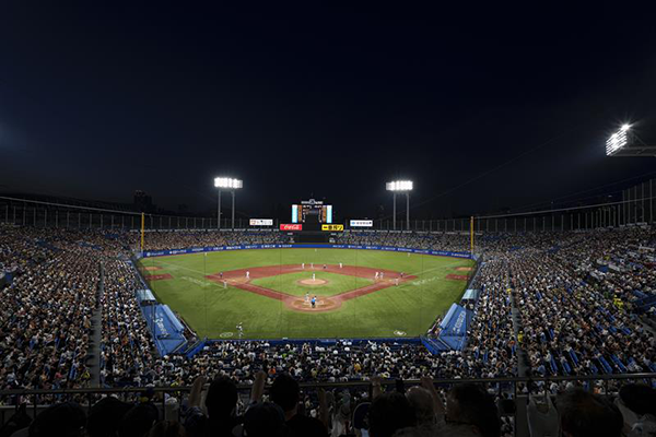 東京ヤクルト×巨人戦を参加者総勢300名規模で応援