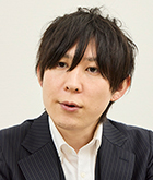 梅田 氏