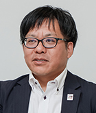 吉村 氏
