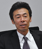 鈴木 義人 氏