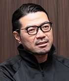 石川 氏