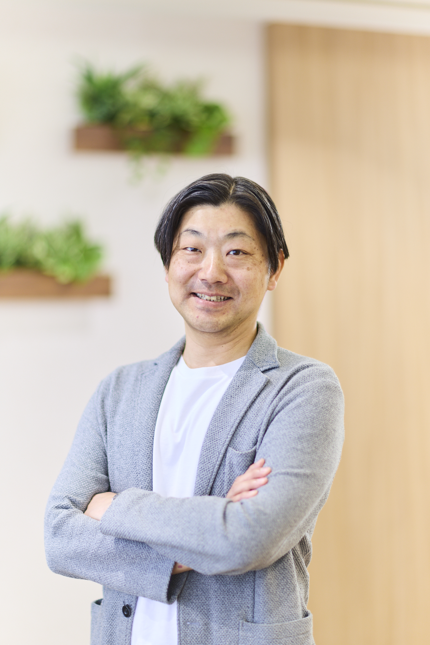 粟井 基修 氏
