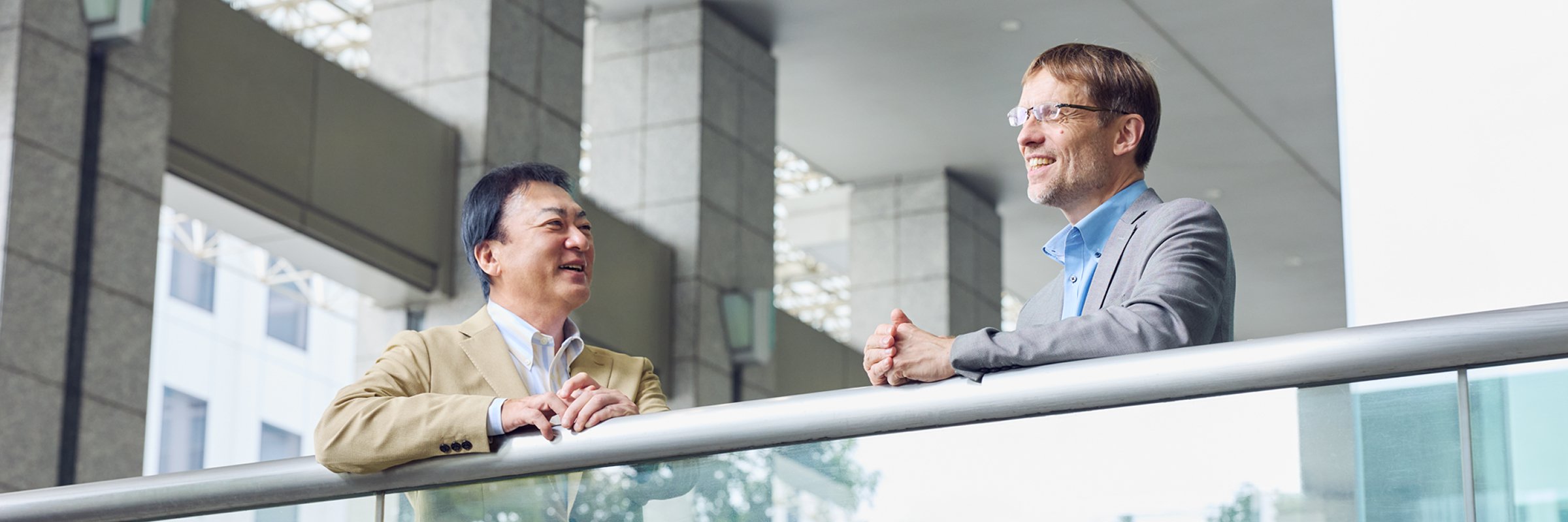 対談で話す森田とピーダーセン