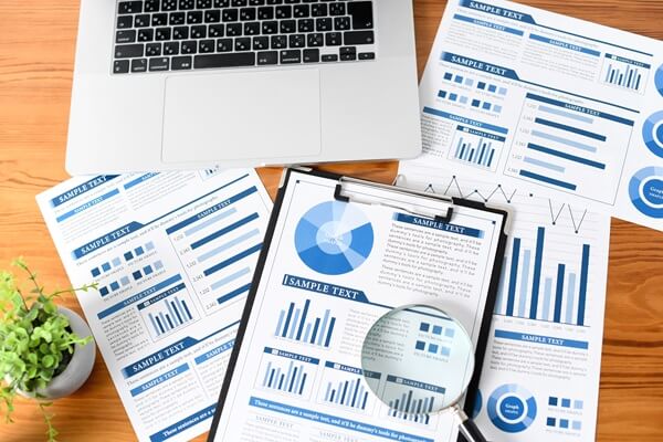 勤務実績と工数を一元管理し、スピーディーに分析可能。