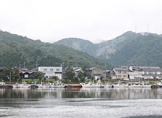 日本海の豊かな漁場を有する但馬漁協。カニ、イカなど、魚種は多岐にわたる